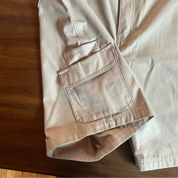 Dickies Rip Stop Khaki Shorts Size 44 - Picture 3 of 6